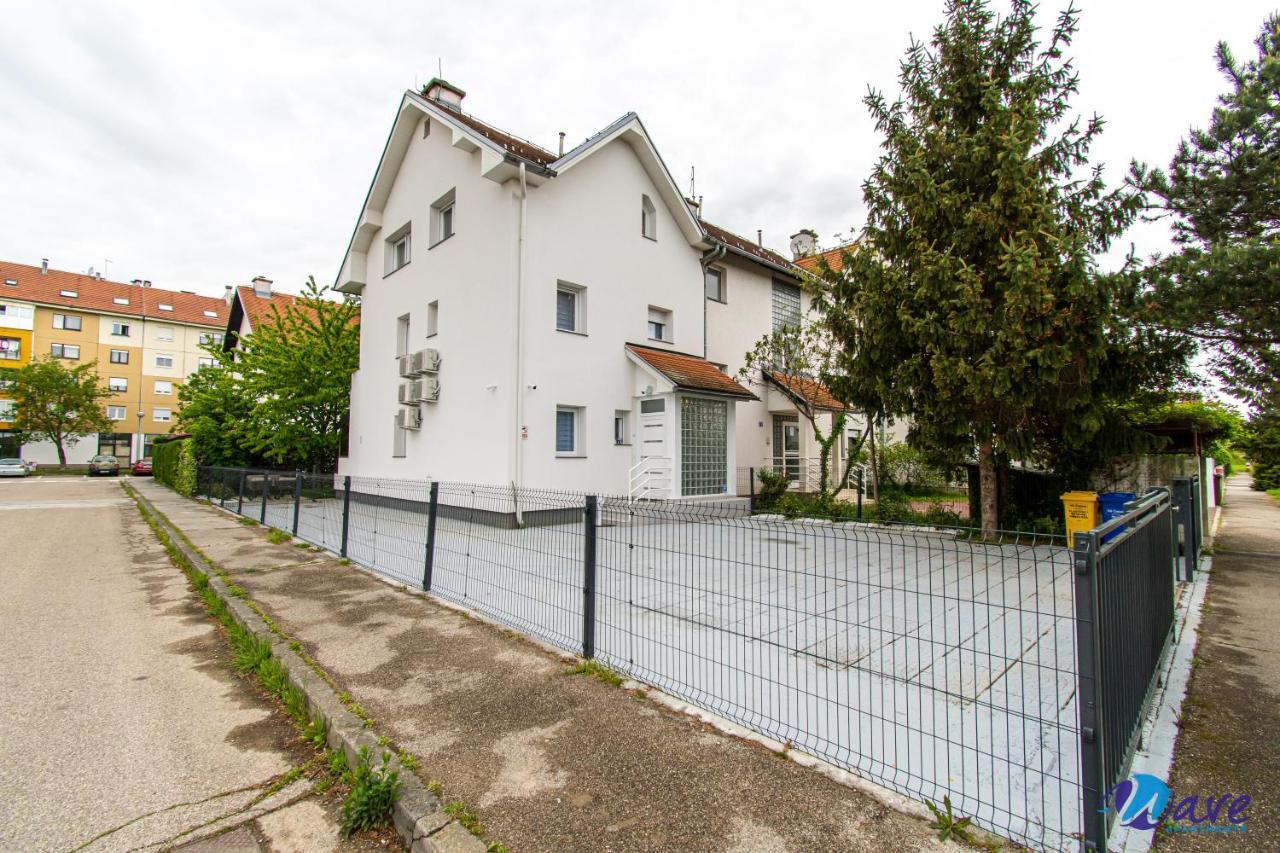 Modern Apartments Wave Near The Airport Velika Gorica Exterior foto