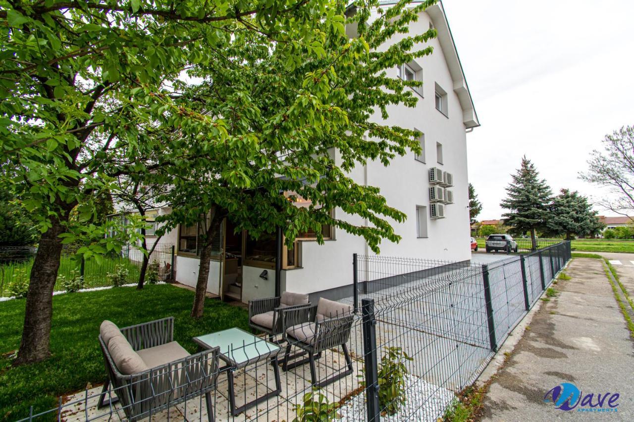 Modern Apartments Wave Near The Airport Velika Gorica Exterior foto